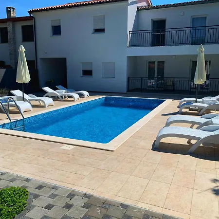 Lord Apartament Pomer