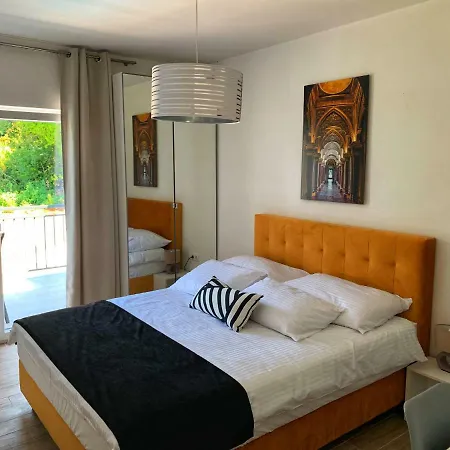 Lord Apartament Pomer